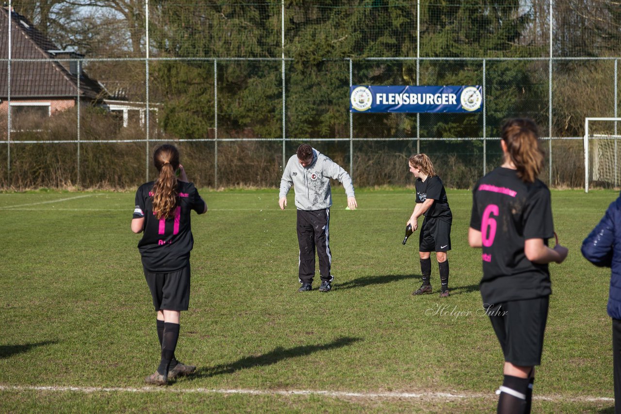 Bild 318 - C-Juniorinnen SV Steinhorst/Labenz - TSV Friedrichsberg-Busdorf : Ergebnis: 5:0